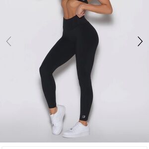 Bombshell sportswear uplifting peachy. M